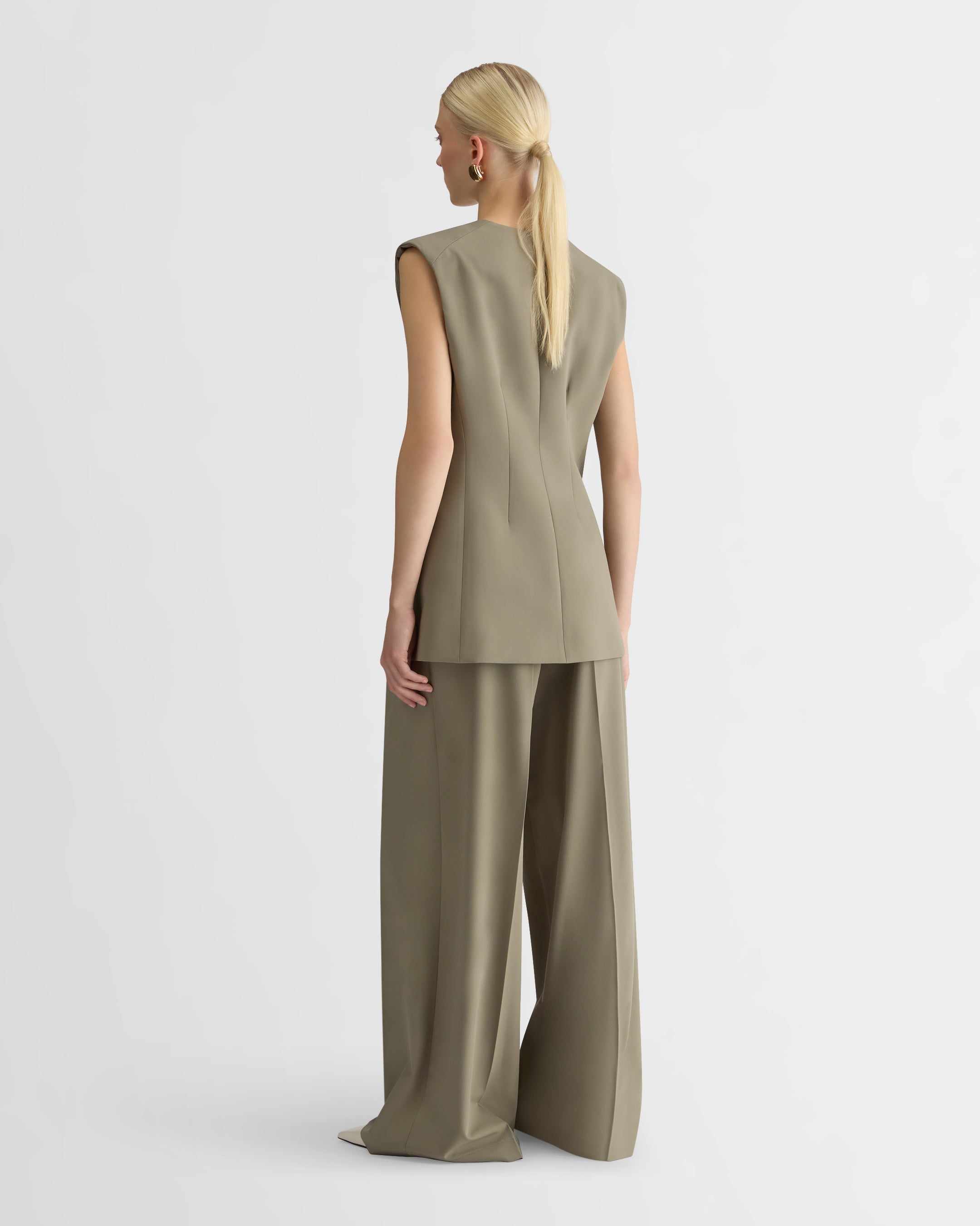 The Canvas Charlie Vest - Salvia